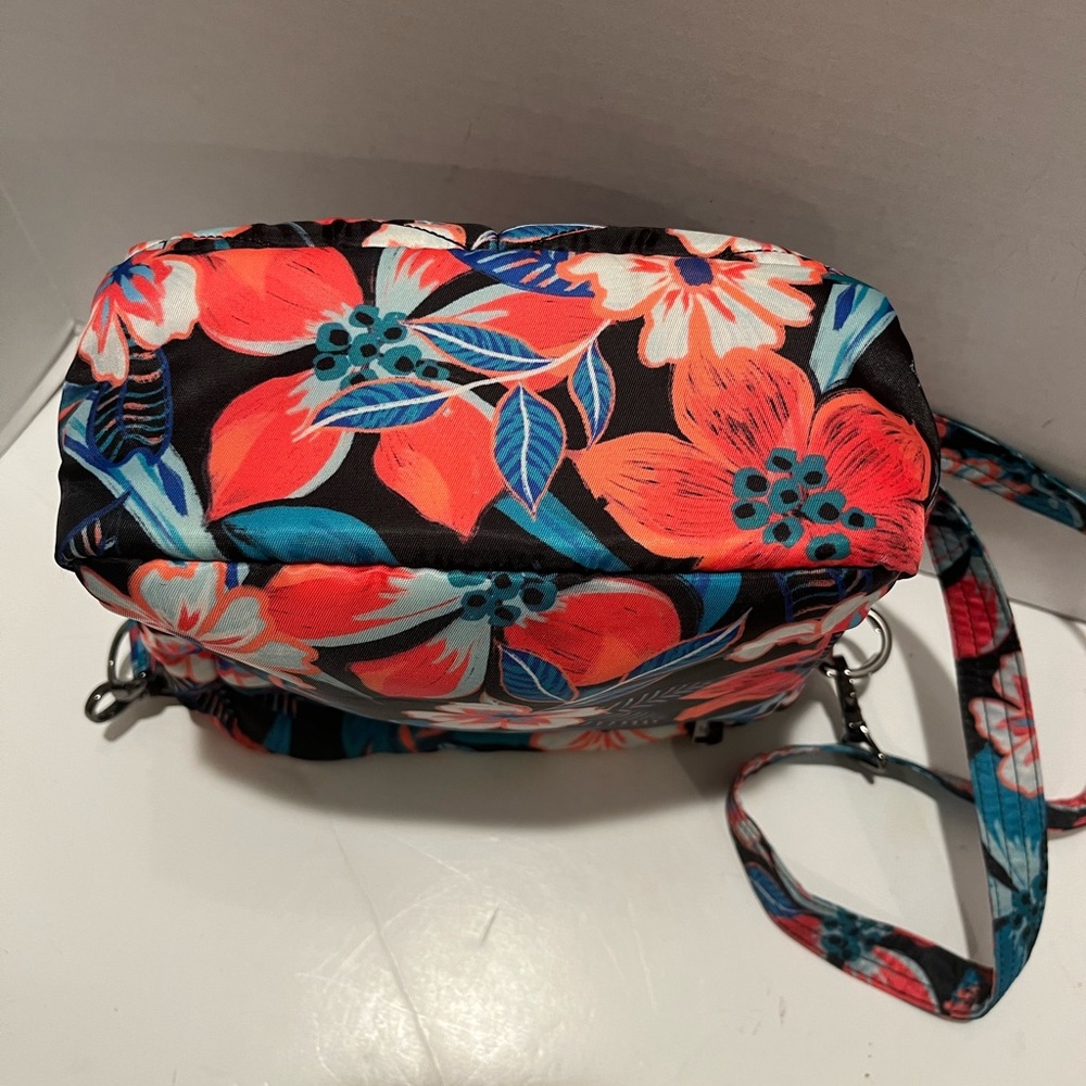 Lug Ranger Red and Blue Crossbody Bag with Adjustable Strap - Picture 4 of 16